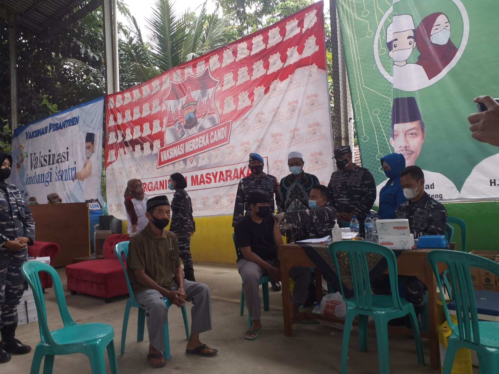 Vaksinasi di Ponpes Tanbihul Ghofiliin