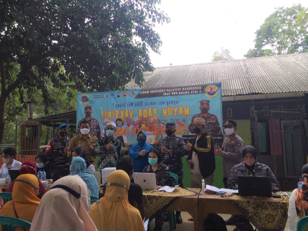 vaksinasi di ponpes tanbihul ghofiliin